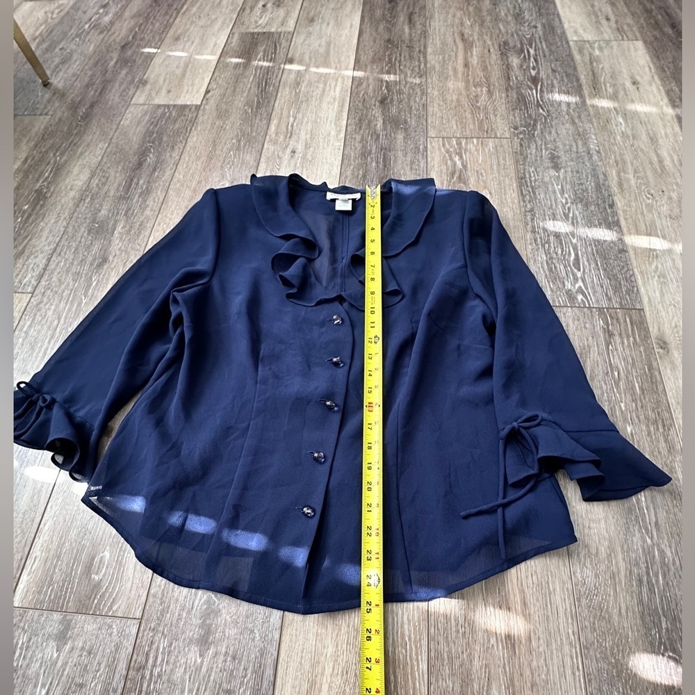 🛍️Miss Dorby  Button front blouse with open back super cute Size 14